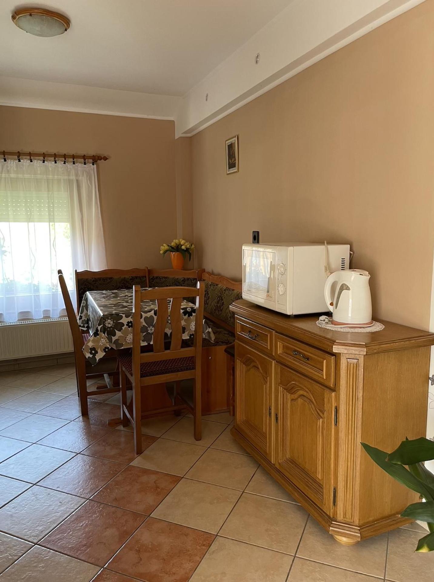Rozmann Family Panzio & Apartmanhaz Sárvár Extérieur photo