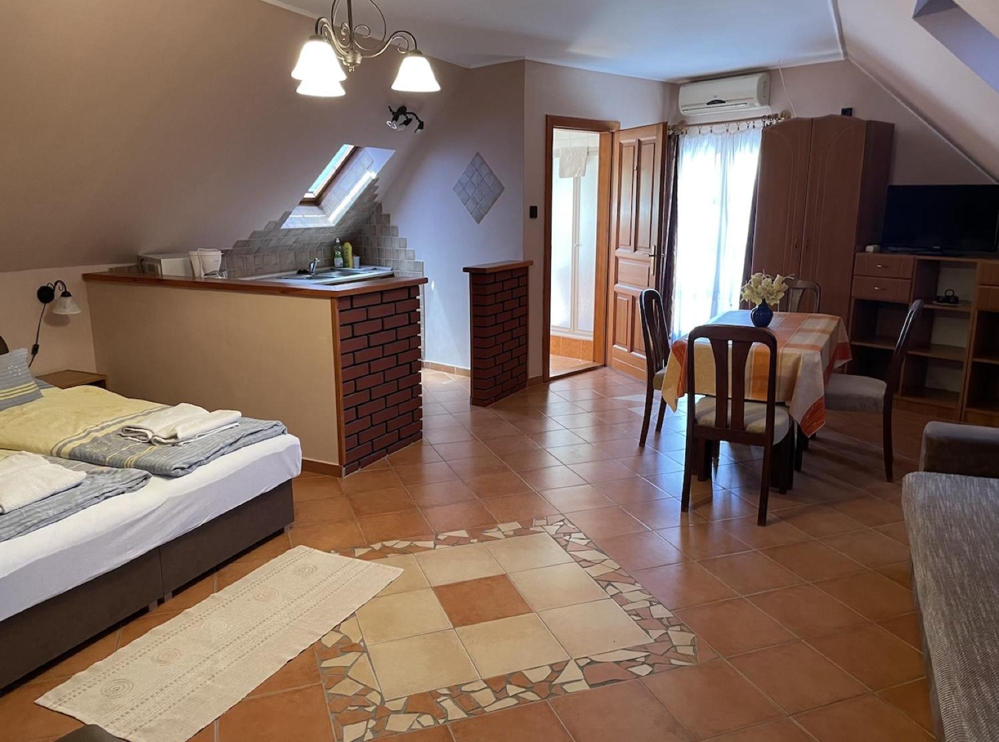 Rozmann Family Panzio & Apartmanhaz Sárvár Extérieur photo