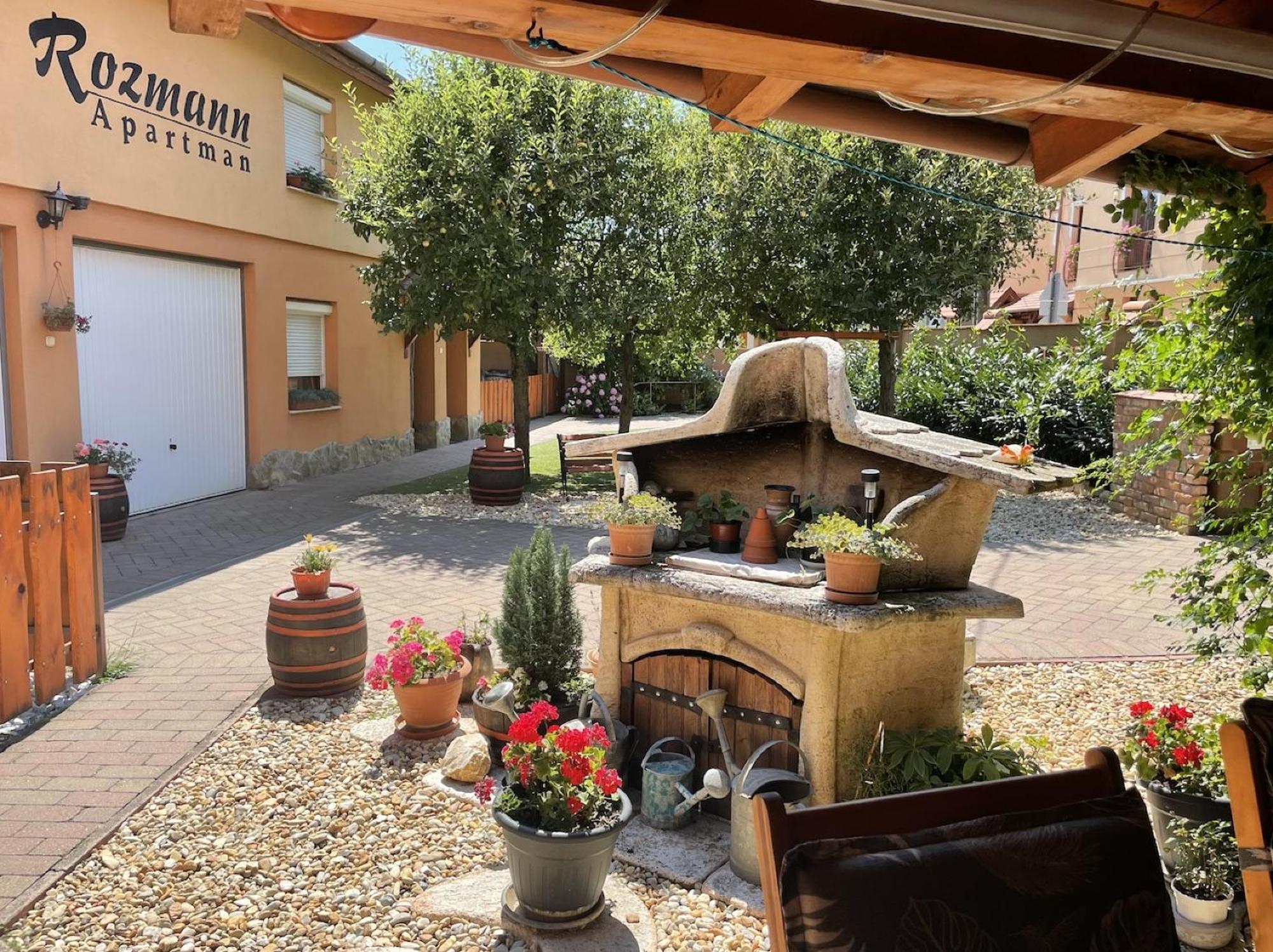 Rozmann Family Panzio & Apartmanhaz Sárvár Extérieur photo