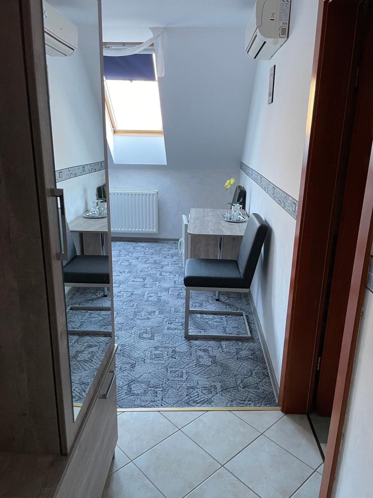 Rozmann Family Panzio & Apartmanhaz Sárvár Extérieur photo