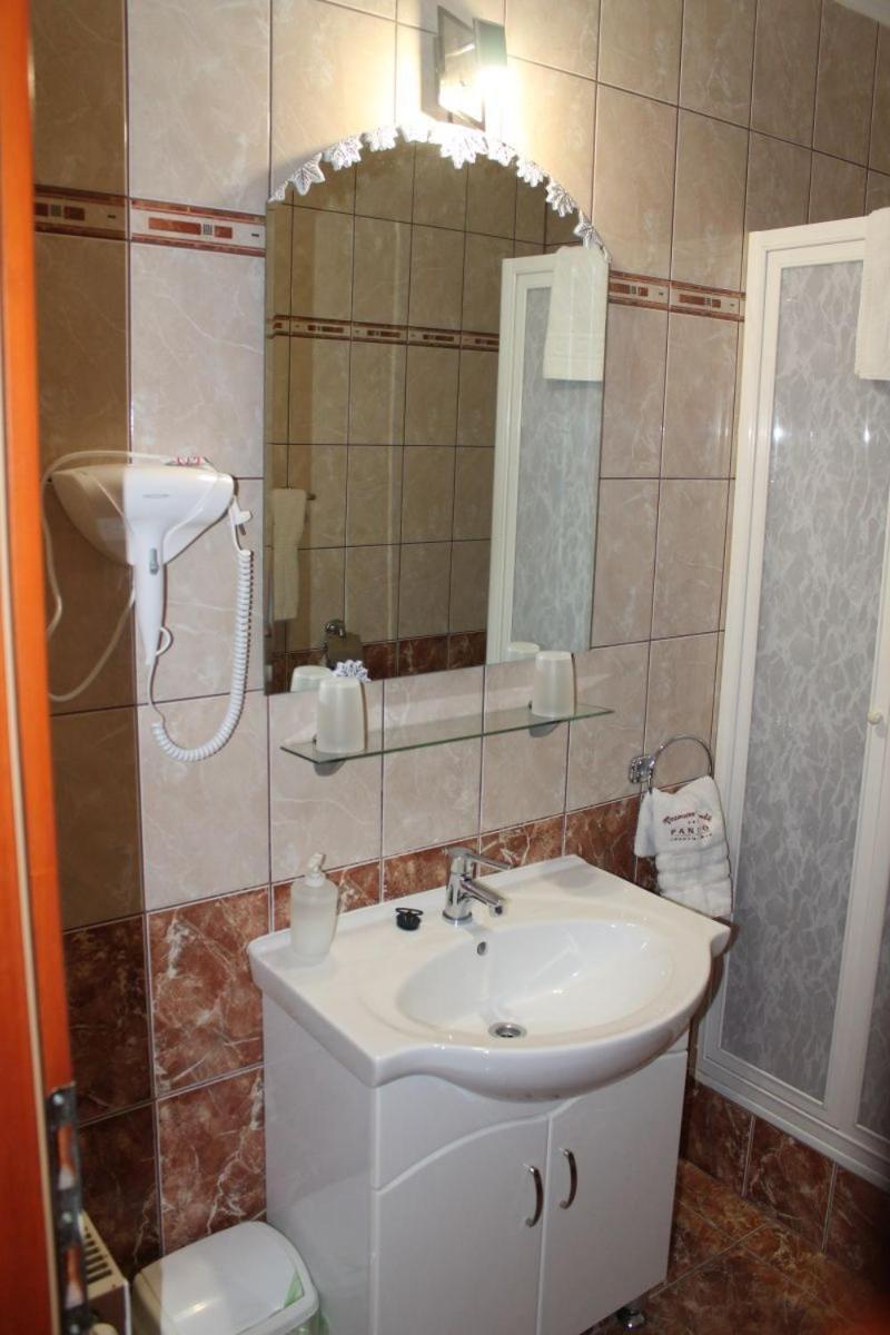 Rozmann Family Panzio & Apartmanhaz Sárvár Extérieur photo
