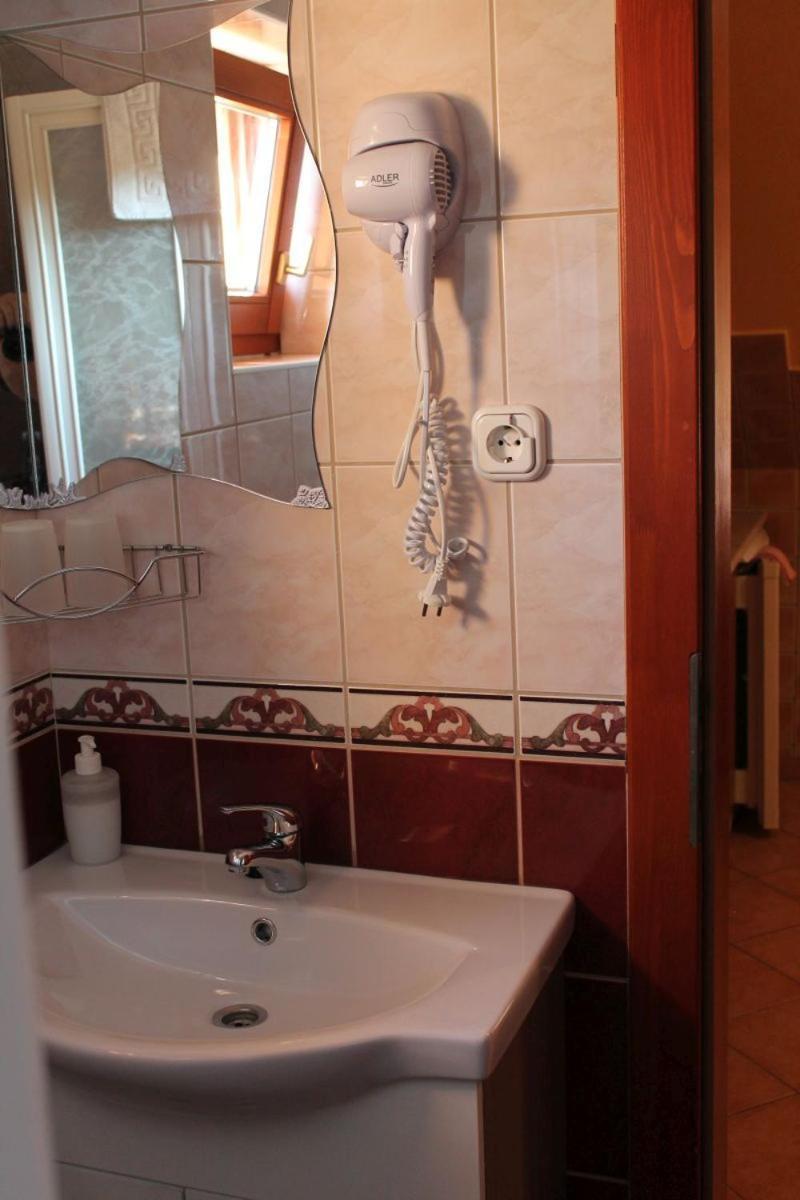 Rozmann Family Panzio & Apartmanhaz Sárvár Extérieur photo