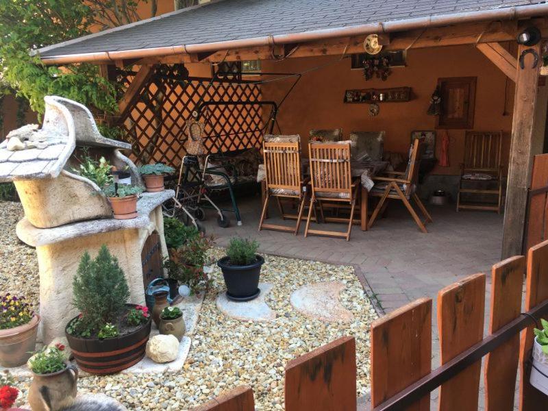 Rozmann Family Panzio & Apartmanhaz Sárvár Extérieur photo